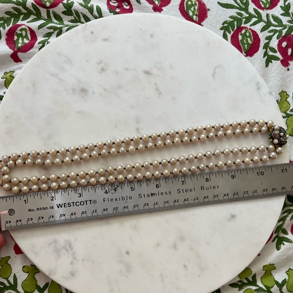 Antique Double Strand Faux Pearl Necklace - Picture 4 of 4